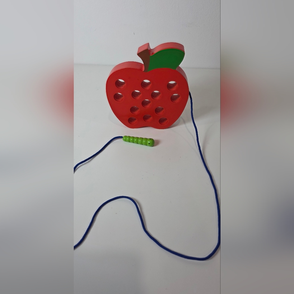 JCREN Wooden Lacing Apple